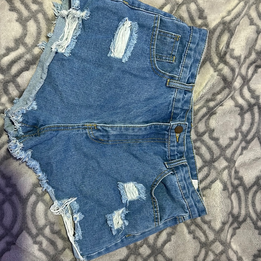 Light washed Jean shorts